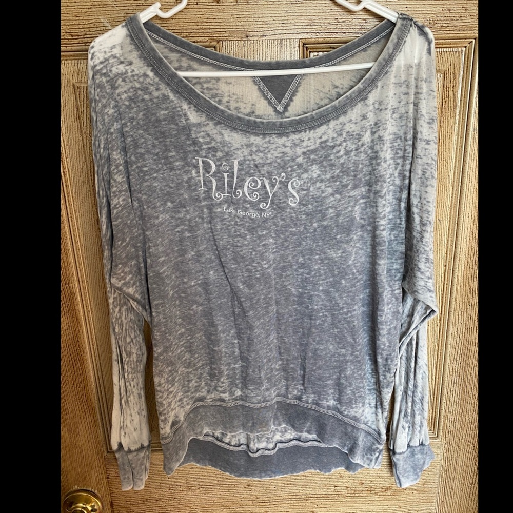 Gray Riley‘s long sleeve